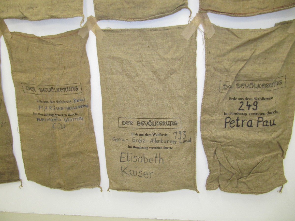 Der_Bevoelkerung_25Jahre