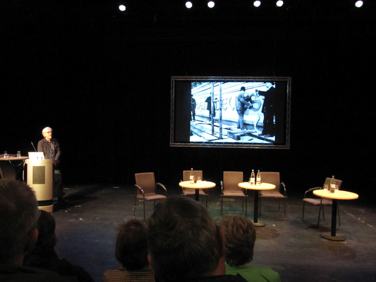 Der_Bevoelkerung_25Jahre