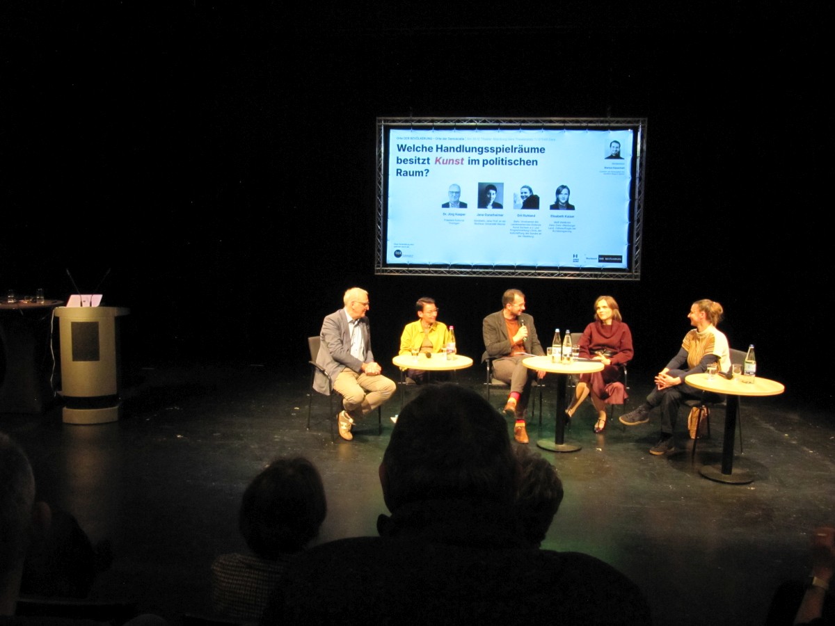 Der_Bevoelkerung_25Jahre