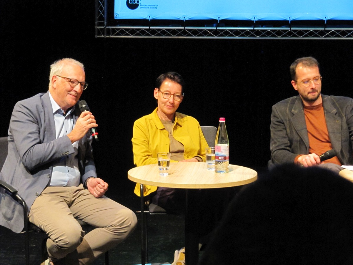 Der_Bevoelkerung_25Jahre