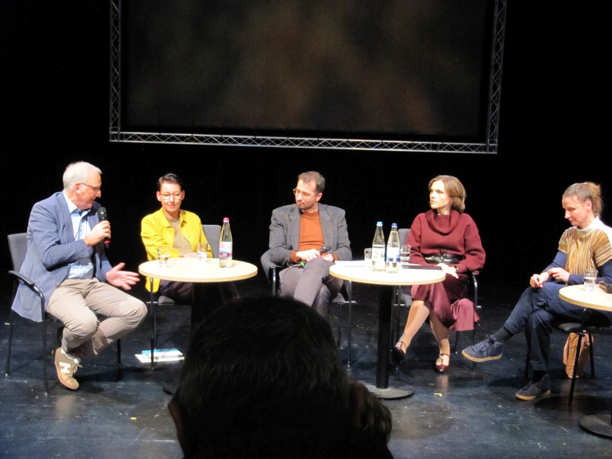 Der_Bevoelkerung_25Jahre