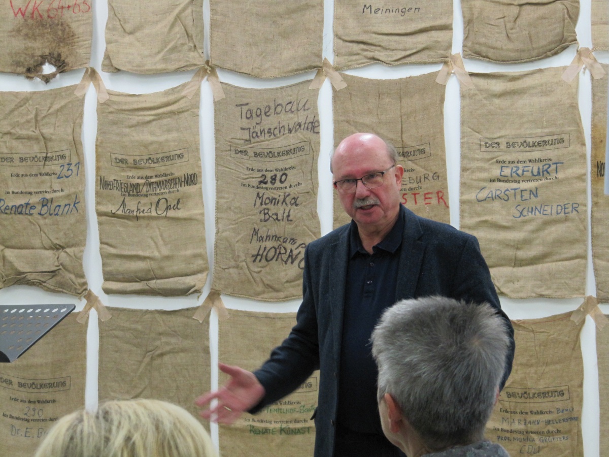 Der_Bevoelkerung_25Jahre